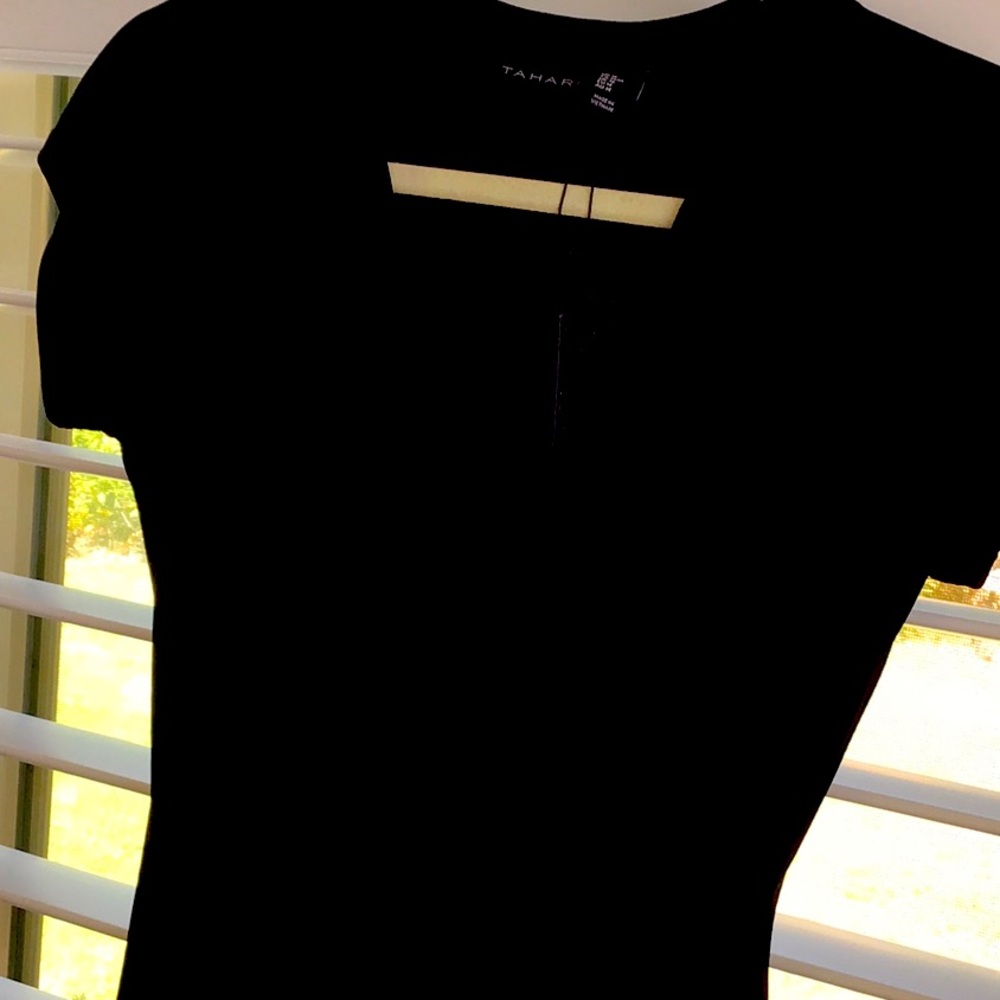 Tahari black short sleeve Size Medium.
